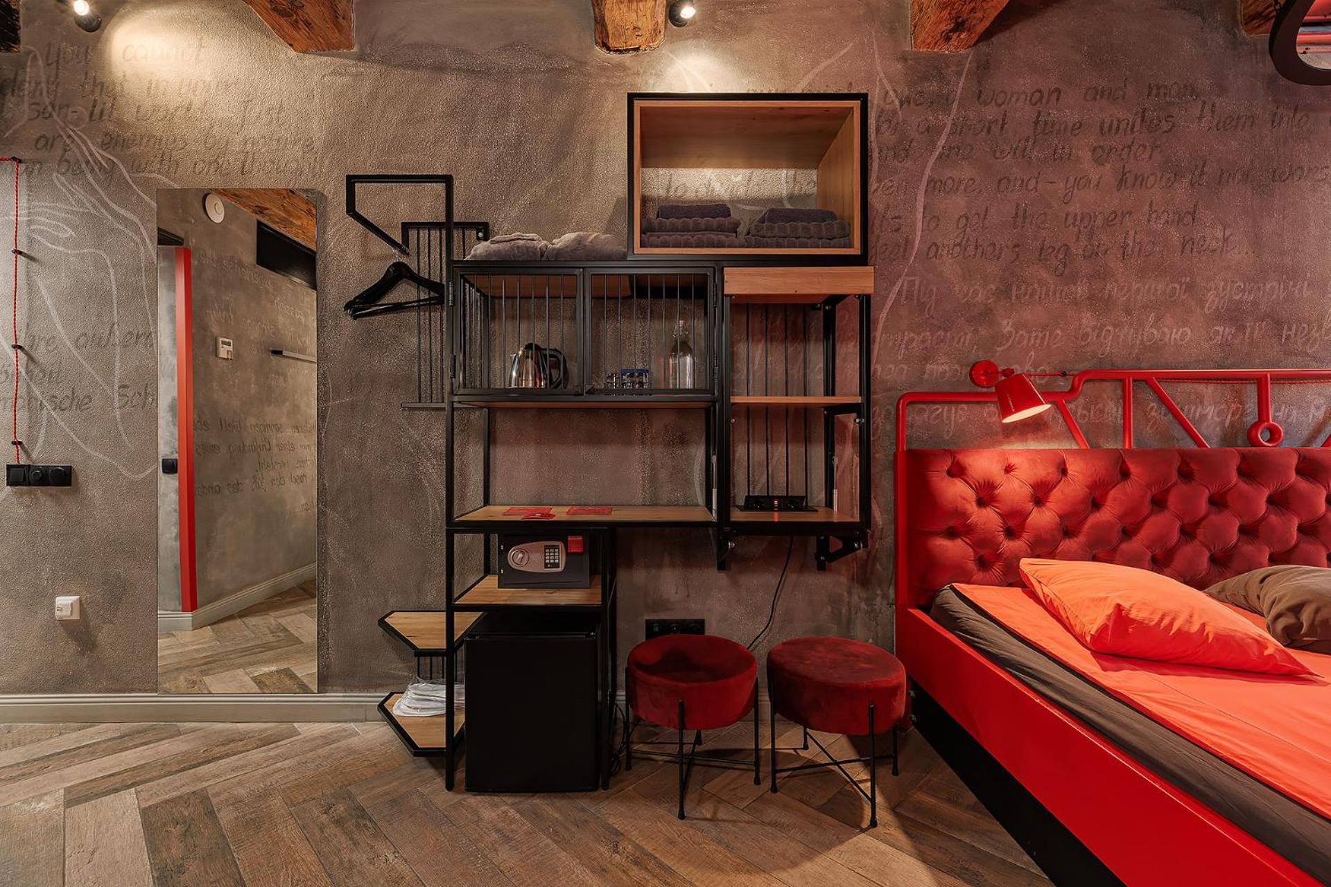 Masoch. & Cafe Otel